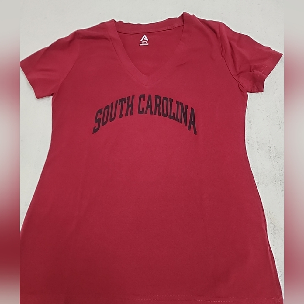 NWOT Women's South Carolina Crimson Red T-Shirt-Large